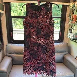 Vince Camuto Black and Red Floral Lace Dress Size 00 petite